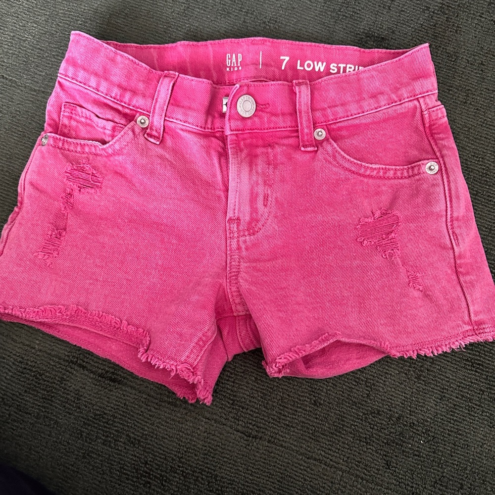 Girl Gap Kids Hot Pink Denim Distressed shorts - Size 7.